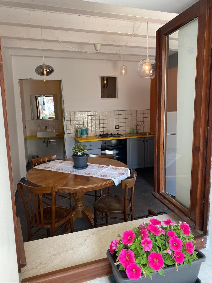 La Casa Di Andrea Apartman Gardone Riviera Kültér fotó